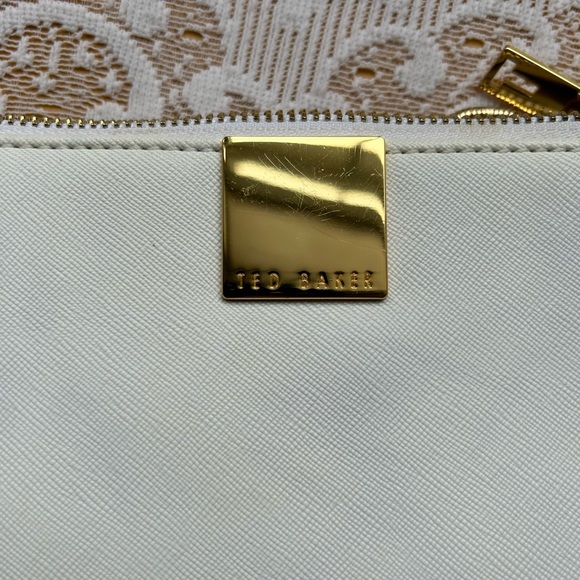 Ted Baker white leather crossbody bag chain strap - Picture 5 of 6